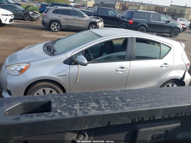 Продаж на аукціоні авто 2014 Toyota Prius C Two, vin: JTDKDTB3XE1079491, номер лоту: 46056869