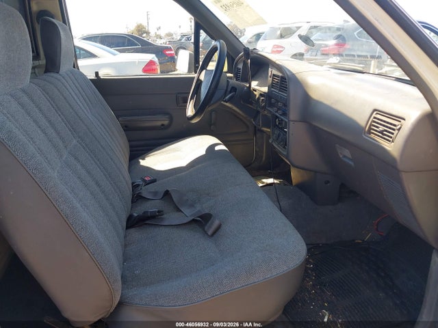 46056932 :رقم المزاد ، JT4RN81P0K0008895 vin ، 1989 Toyota Pickup 1/2 Ton Sht Wheelbase Dlx مزاد بيع