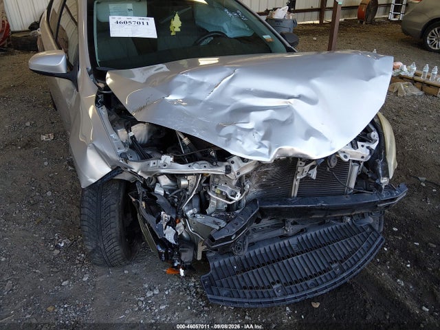 Toyota COROLLA LE 2016 5YFBURHE3GP389251 Image 6