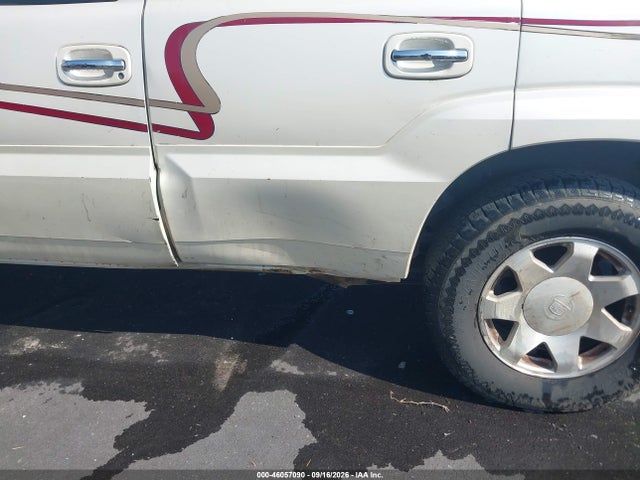 46057090 :رقم المزاد ، 1GYEK63N62R190809 vin ، 2002 Cadillac Escalade Standard مزاد بيع