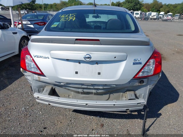 46057099 :رقم المزاد ، 3N1CN7AP8JL858374 vin ، 2018 Nissan Versa 1.6 Sv مزاد بيع