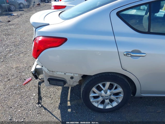 46057099 :رقم المزاد ، 3N1CN7AP8JL858374 vin ، 2018 Nissan Versa 1.6 Sv مزاد بيع