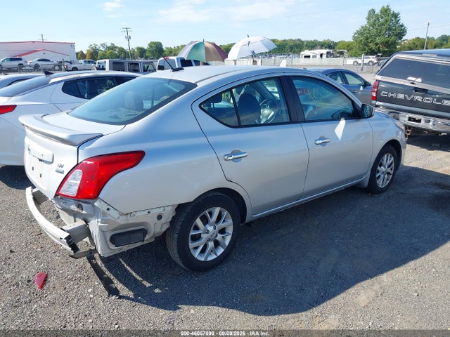 46057099 :رقم المزاد ، 3N1CN7AP8JL858374 vin ، 2018 Nissan Versa 1.6 Sv مزاد بيع