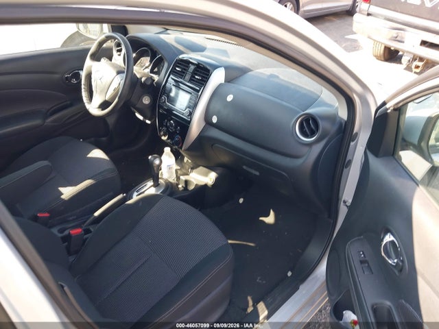 46057099 :رقم المزاد ، 3N1CN7AP8JL858374 vin ، 2018 Nissan Versa 1.6 Sv مزاد بيع