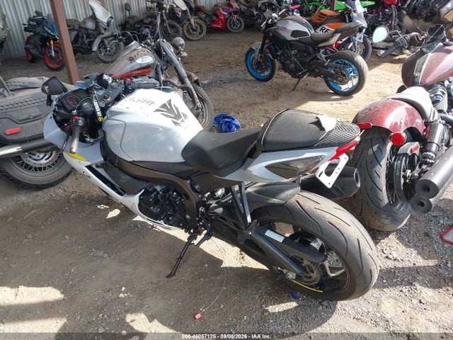 46057125 :رقم المزاد ، JS1GN7FAXN7101130 vin ، 2022 Suzuki Gsx-r600 مزاد بيع