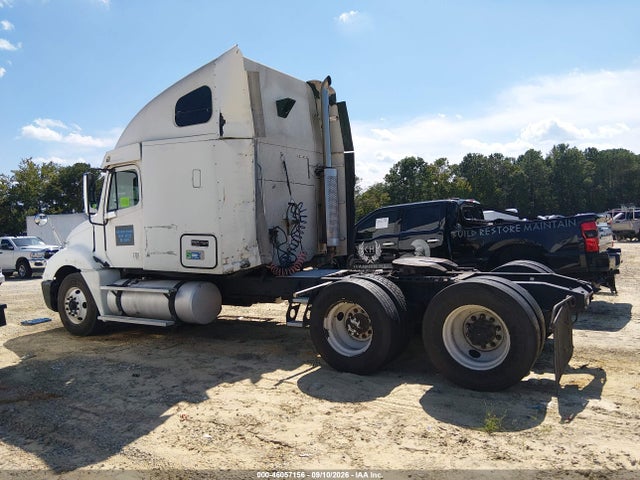 46057156 :رقم المزاد ، 1FUJA6CK04LN60504 vin ، 2004 Freightliner Conventional Columbia مزاد بيع