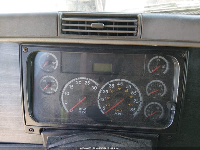 46057156 :رقم المزاد ، 1FUJA6CK04LN60504 vin ، 2004 Freightliner Conventional Columbia مزاد بيع