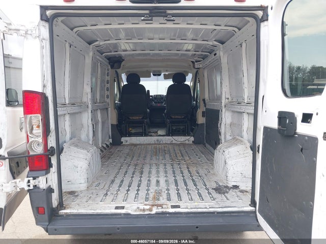46057184 :رقم المزاد ، 3C6TRVAG5HE552423 vin ، 2017 Ram Promaster 1500 Low Roof 136 Wb مزاد بيع