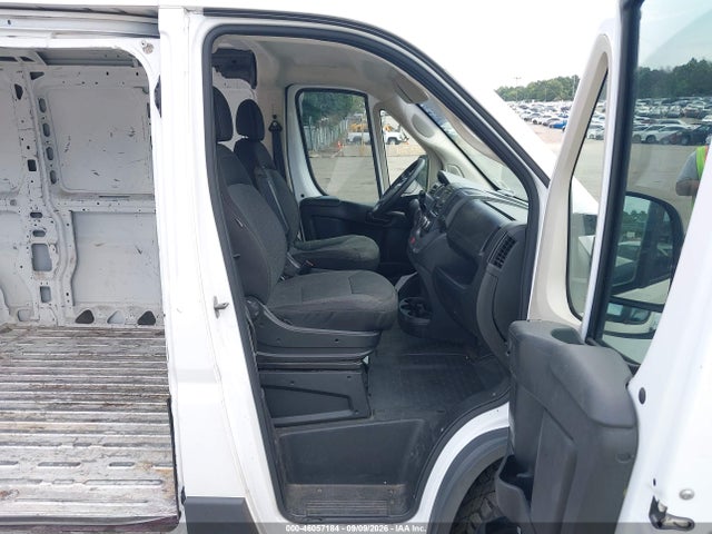 46057184 :رقم المزاد ، 3C6TRVAG5HE552423 vin ، 2017 Ram Promaster 1500 Low Roof 136 Wb مزاد بيع
