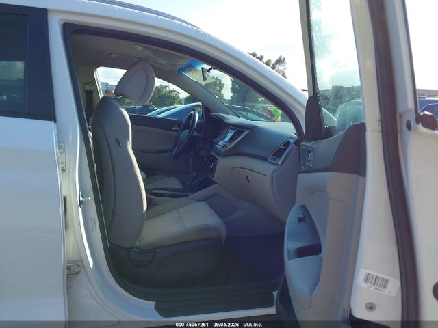 Продажа на аукционе авто 2016 Hyundai Tucson Se, vin: KM8J33A49GU130629, номер лота: 46057251