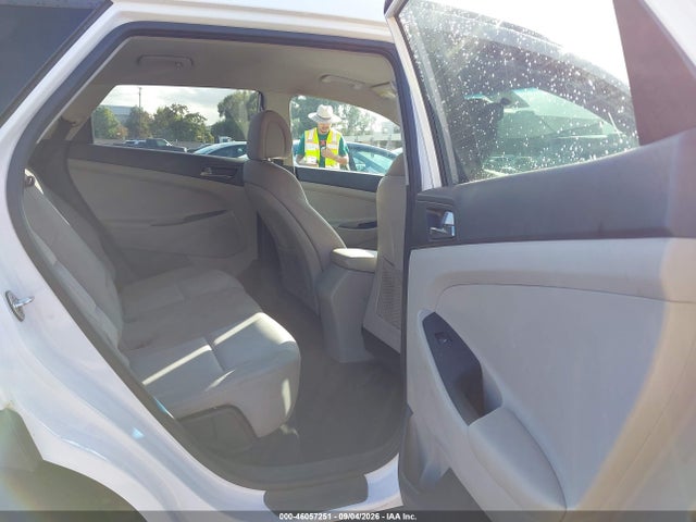 Продажа на аукционе авто 2016 Hyundai Tucson Se, vin: KM8J33A49GU130629, номер лота: 46057251