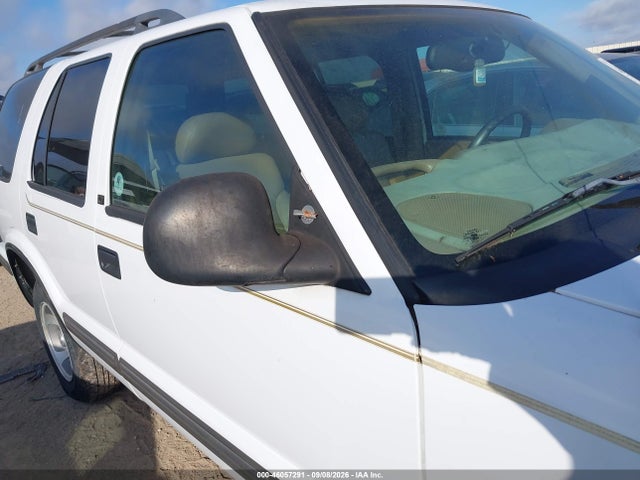 1998 Chevrolet Blazer Lt მანქანა იყიდება აუქციონზე, vin: 1GNCS13W5WK117817, აუქციონის ნომერი: 46057291