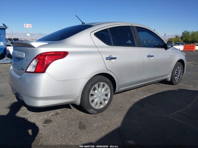 2015 Nissan Versa 1.6 Sv მანქანა იყიდება აუქციონზე, vin: 3N1CN7AP4FL808675, აუქციონის ნომერი: 46057359