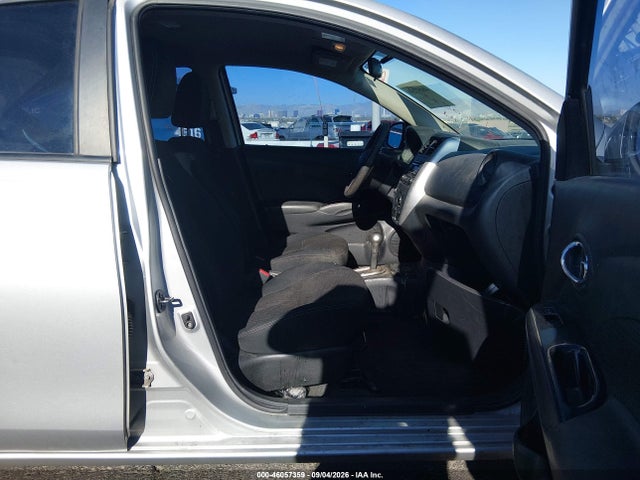 2015 Nissan Versa 1.6 Sv მანქანა იყიდება აუქციონზე, vin: 3N1CN7AP4FL808675, აუქციონის ნომერი: 46057359
