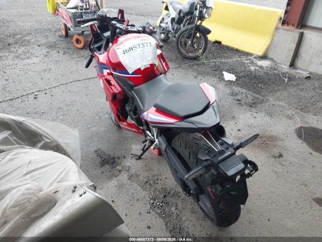 46057372 :رقم المزاد ، MLHPC7057S5103123 vin ، 2025 Honda Cbr500 Ra مزاد بيع