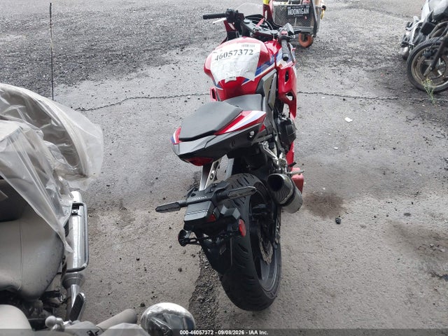 46057372 :رقم المزاد ، MLHPC7057S5103123 vin ، 2025 Honda Cbr500 Ra مزاد بيع