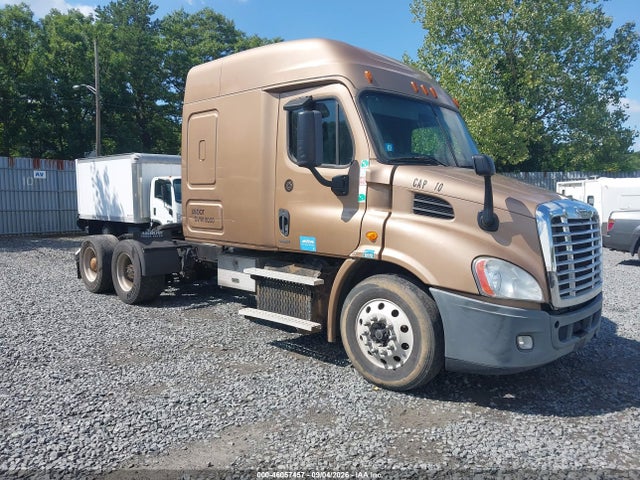 Продаж на аукціоні авто 2015 Freightliner Cascadia 113, vin: 3AKJGHDV7FSGA7519, номер лоту: 46057457