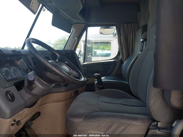 46057457 :رقم المزاد ، 3AKJGHDV4ESFU9730 vin ، 2014 Freightliner Cascadia 113 مزاد بيع
