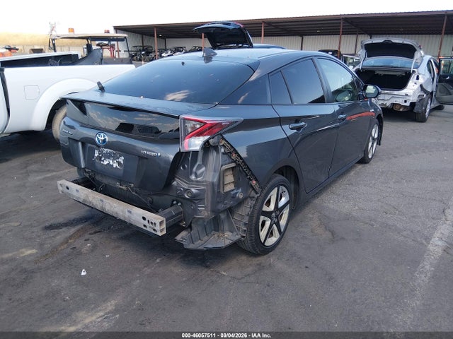 Toyota Prius Three Touring 2016 JTDKARFU5G3026803 Image 4