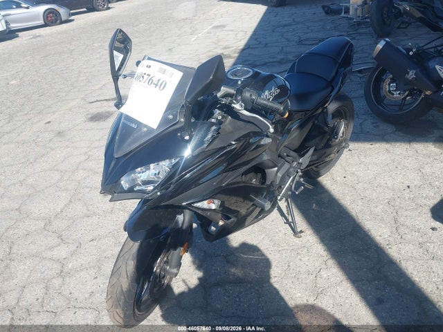 Kawasaki Ex650 J 2017 JKAEXEJ14HDA02082 Image 2