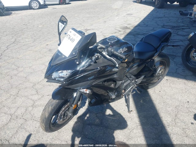 Kawasaki Ex650 J 2017 JKAEXEJ14HDA02082 Image 13