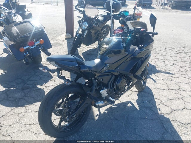 Kawasaki Ex650 J 2017 JKAEXEJ14HDA02082 Image 4