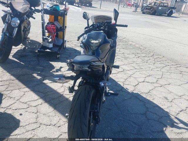 Kawasaki Ex650 J 2017 JKAEXEJ14HDA02082 Image 6