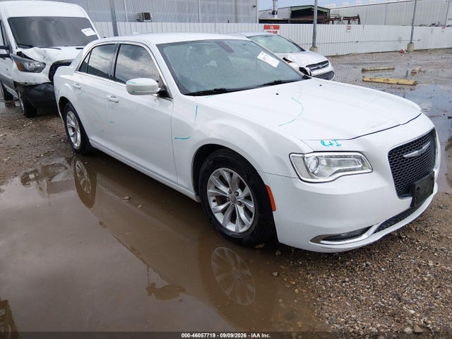 Auction sale of the 2015 Chrysler 300 Limited, vin: 2C3CCAAG4FH893840, lot number: 46057719