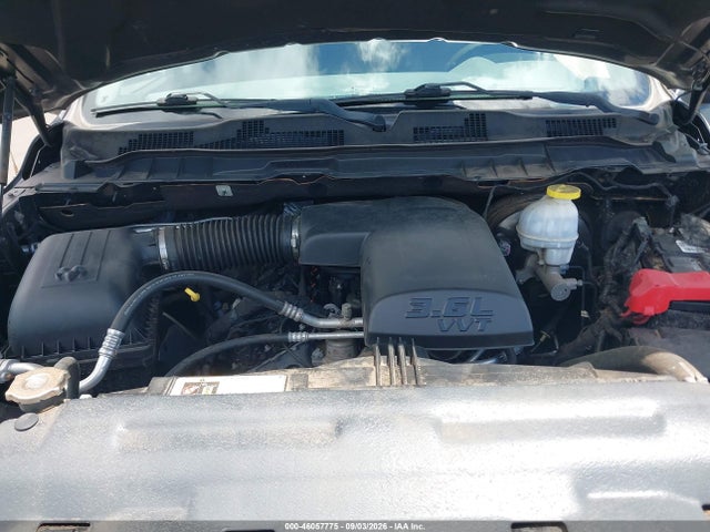 46057775 :رقم المزاد ، 1C6RR6KG9JS317184 vin ، 2018 Ram 1500 Tradesman  4x2 5'7 Box مزاد بيع