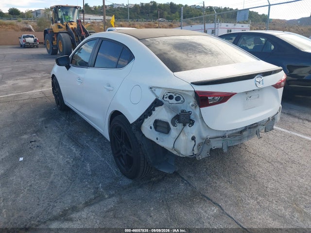Mazda Mazda3 Touring 2017 JM1BN1V72H1119289 Image 3
