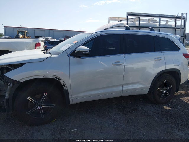 Продаж на аукціоні авто 2017 Toyota Highlander Xle, vin: 5TDKZRFH6HS516095, номер лоту: 46057928