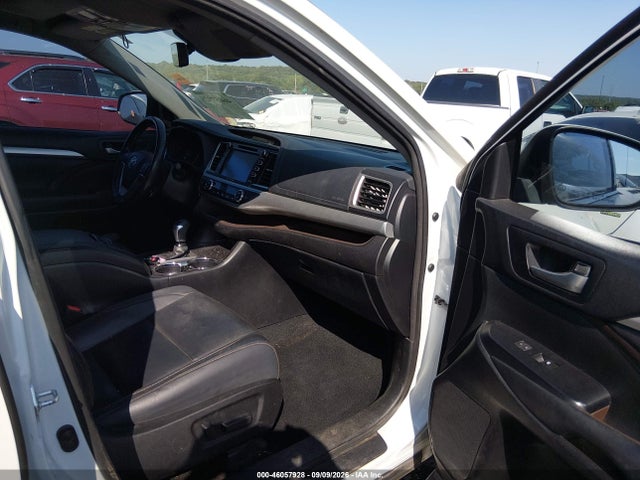 Продаж на аукціоні авто 2017 Toyota Highlander Xle, vin: 5TDKZRFH6HS516095, номер лоту: 46057928