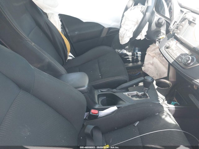 46058003 :رقم المزاد ، JTMRFREV8FD138630 vin ، 2015 Toyota Rav4 Xle مزاد بيع