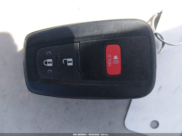 46058051 :رقم المزاد ، NMTKHMBX3JR019402 vin ، 2018 Toyota C-hr Xle Premium مزاد بيع