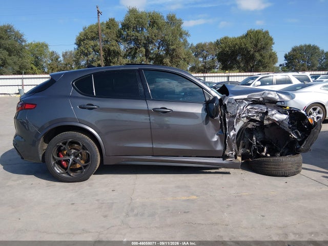 46058071 :رقم المزاد ، ZASPAKEV1M7D14093 vin ، 2021 Alfa Romeo Stelvio Quadrifoglio Awd مزاد بيع