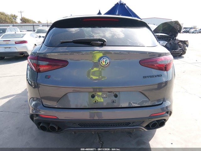 46058071 :رقم المزاد ، ZASPAKEV1M7D14093 vin ، 2021 Alfa Romeo Stelvio Quadrifoglio Awd مزاد بيع
