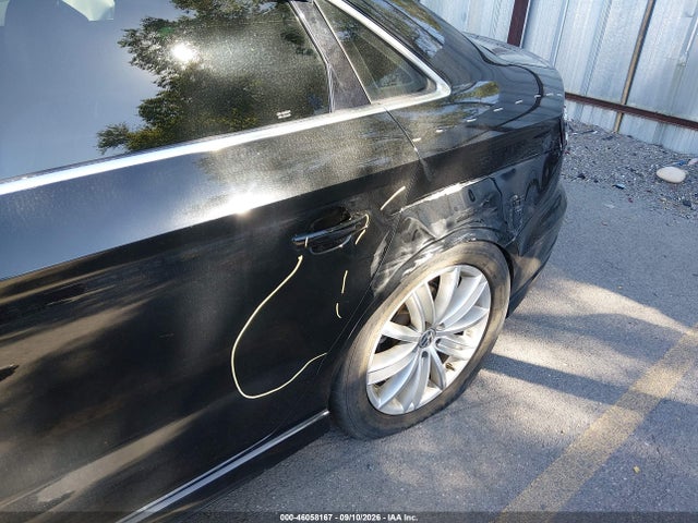2018 Audi A3 2.0t Premium/2.0t Tech Premium მანქანა იყიდება აუქციონზე, vin: WAUJ8GFF2J1080797, აუქციონის ნომერი: 46058167