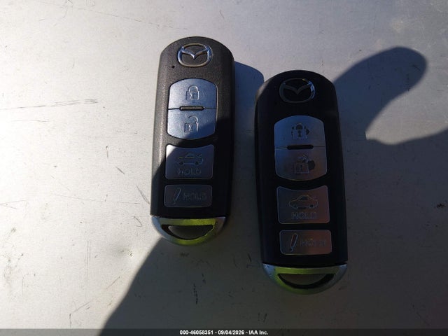 JM1BM1U70E1136074 Mazda Mazda3 I Sport