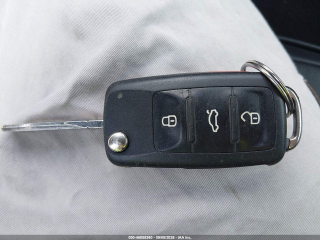 2012 Volkswagen Passat 2.5l Se მანქანა იყიდება აუქციონზე, vin: 1VWBP7A33CC056794, აუქციონის ნომერი: 46058360