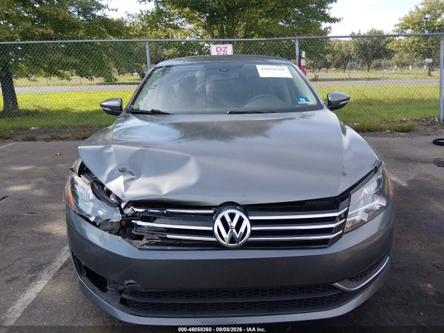 2012 Volkswagen Passat 2.5l Se მანქანა იყიდება აუქციონზე, vin: 1VWBP7A33CC056794, აუქციონის ნომერი: 46058360