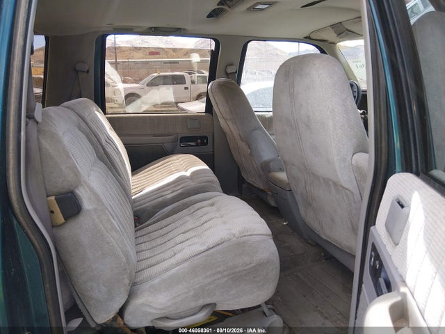 Продажа на аукционе авто 1992 Chevrolet Suburban K1500, vin: 1GNFK16K2NJ307732, номер лота: 46058361