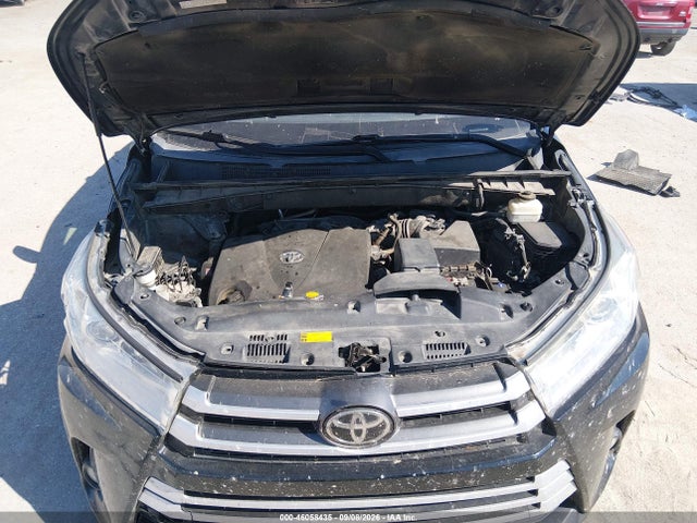 46058435 :رقم المزاد ، 5TDJZRFH6HS512401 vin ، 2017 Toyota Highlander Xle مزاد بيع