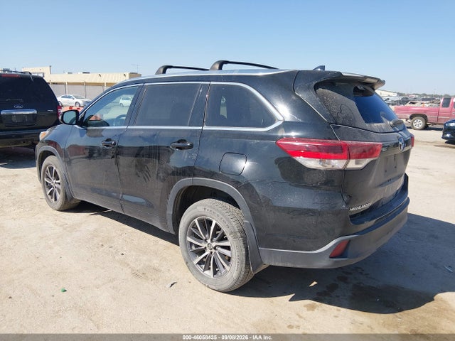 46058435 :رقم المزاد ، 5TDJZRFH6HS512401 vin ، 2017 Toyota Highlander Xle مزاد بيع