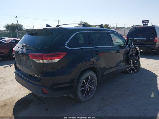 46058435 :رقم المزاد ، 5TDJZRFH6HS512401 vin ، 2017 Toyota Highlander Xle مزاد بيع