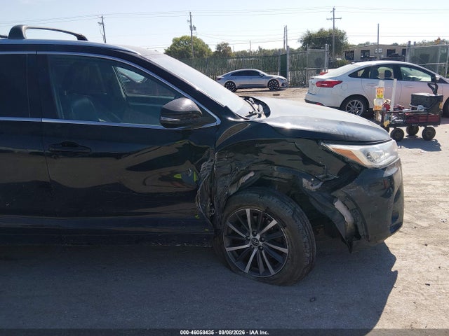 46058435 :رقم المزاد ، 5TDJZRFH6HS512401 vin ، 2017 Toyota Highlander Xle مزاد بيع