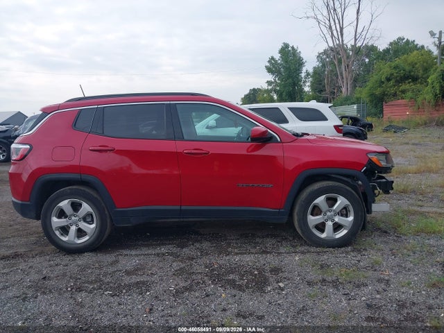 46058491 :رقم المزاد ، 3C4NJDBB2JT328422 vin ، 2018 Jeep Compass Latitude 4x4 مزاد بيع