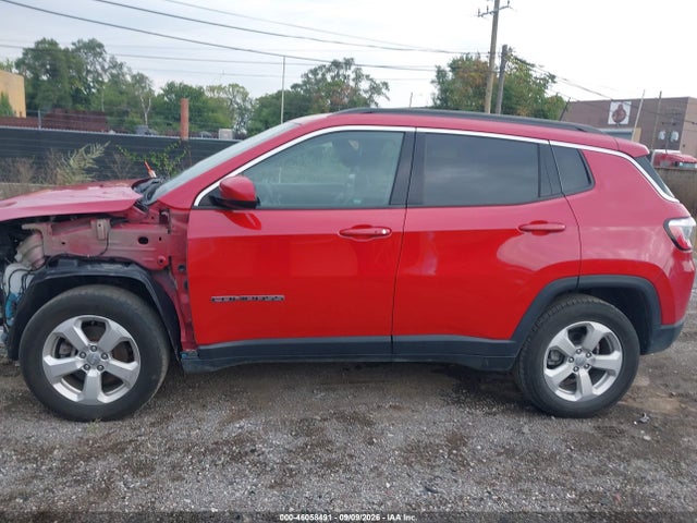 46058491 :رقم المزاد ، 3C4NJDBB2JT328422 vin ، 2018 Jeep Compass Latitude 4x4 مزاد بيع