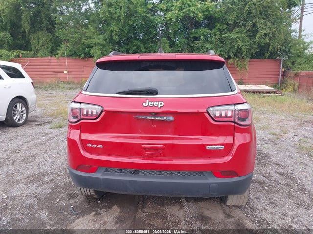 46058491 :رقم المزاد ، 3C4NJDBB2JT328422 vin ، 2018 Jeep Compass Latitude 4x4 مزاد بيع
