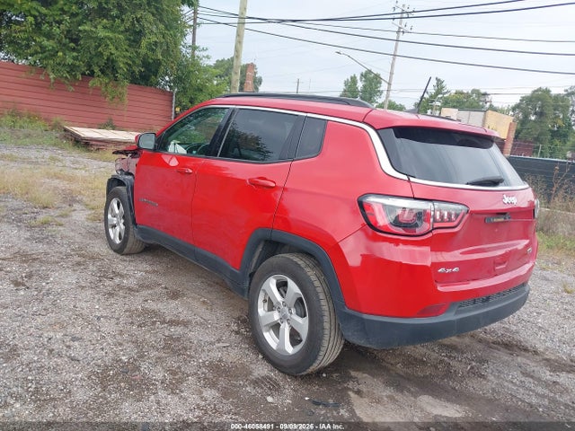 46058491 :رقم المزاد ، 3C4NJDBB2JT328422 vin ، 2018 Jeep Compass Latitude 4x4 مزاد بيع