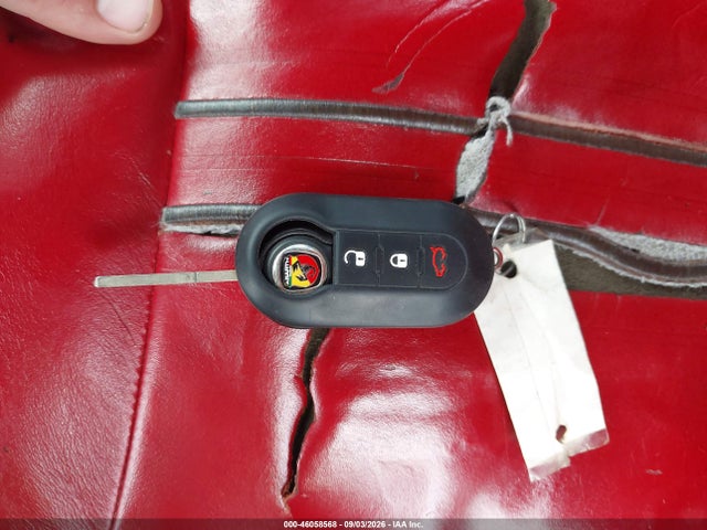 46058568 :رقم المزاد ، 3C3CFFJH3FT603527 vin ، 2015 Fiat 500c Abarth مزاد بيع